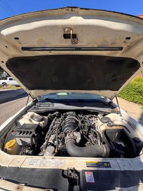 Beige 2005 Dodge Magnum R/T
