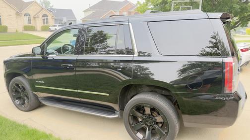 Black 2019 GMC Yukon SLE