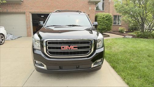 Black 2019 GMC Yukon SLE