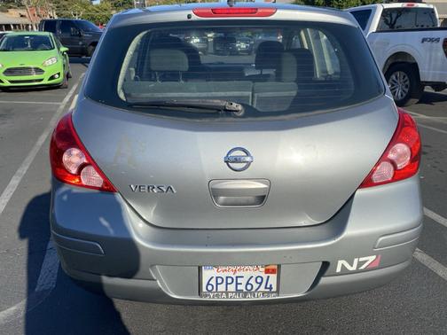 2011 Nissan Versa 1.8 S