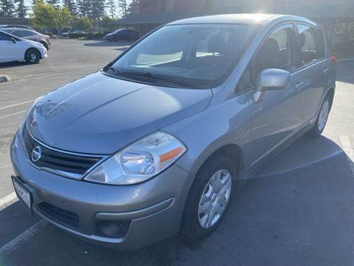 2011 Nissan Versa 1.8 S