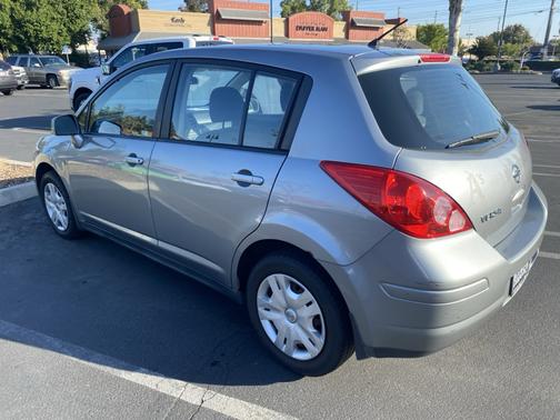 2011 Nissan Versa 1.8 S