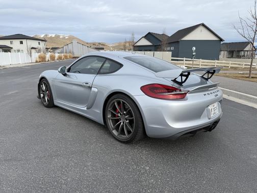 2016 Porsche Cayman GT4