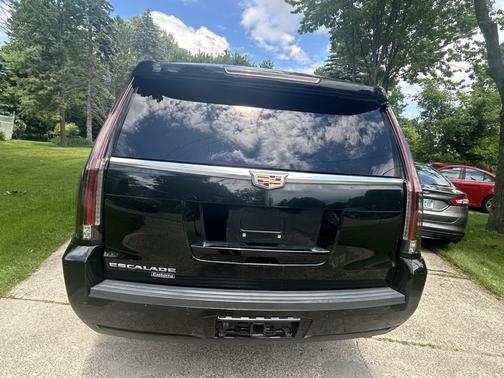 2016 Cadillac Escalade ESV Luxury