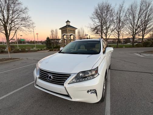 White 2015 Lexus RX 450h Base
