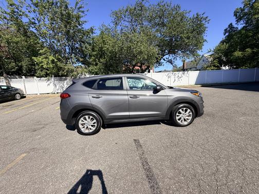 Gray 2020 Hyundai TUCSON SE