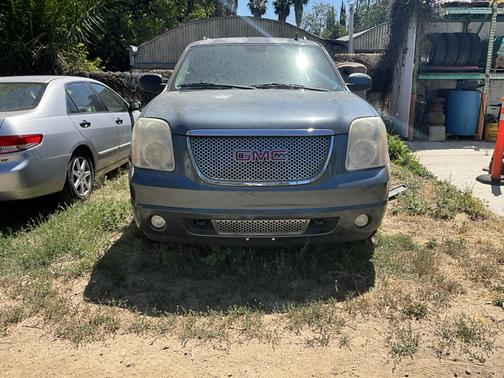 Blue 2008 GMC Yukon XL Denali