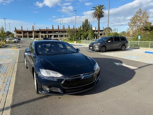 2015 Tesla Model S 85