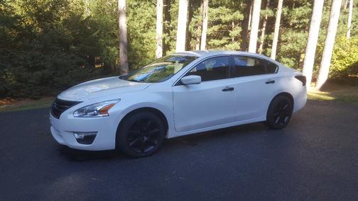 White 2013 Nissan Altima 2.5 S