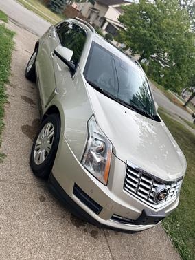 Gold 2015 Cadillac SRX Luxury Collection