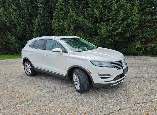 White 2017 Lincoln MKC Reserve