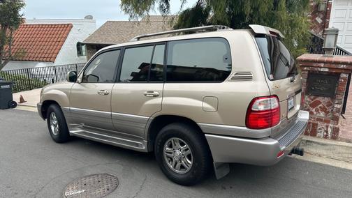 2002 Lexus LX 470 Base