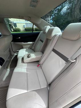 White 2014 Toyota Camry XLE