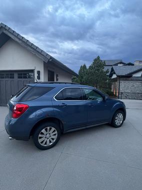 Blue 2011 Chevrolet Equinox LT