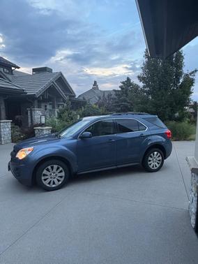 Blue 2011 Chevrolet Equinox LT