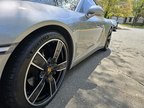 2017 Porsche 911 Carrera 4