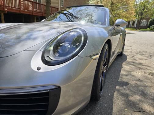 2017 Porsche 911 Carrera 4