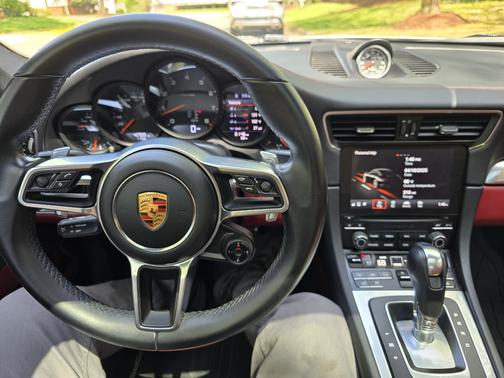 2017 Porsche 911 Carrera 4