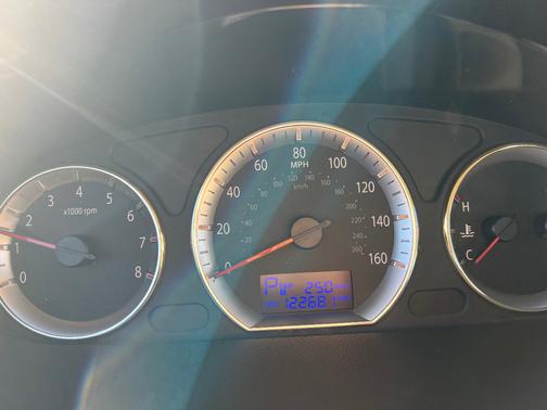 White 2010 Hyundai SONATA GLS