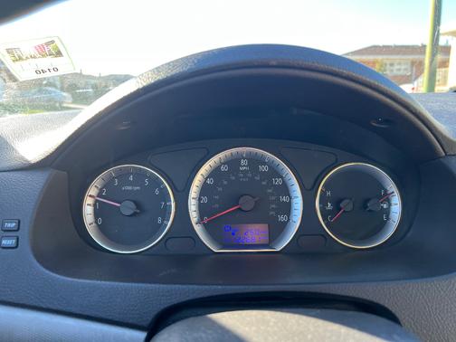 White 2010 Hyundai SONATA GLS