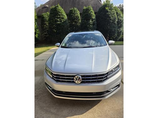 2017 Volkswagen Passat 1.8T SEL Premium
