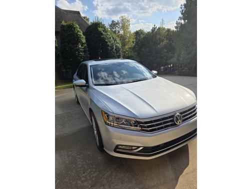 2017 Volkswagen Passat 1.8T SEL Premium