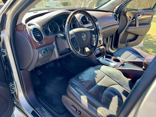 Gold 2014 Buick Enclave Leather