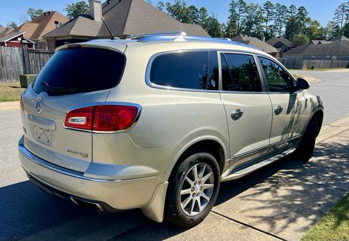 Gold 2014 Buick Enclave Leather