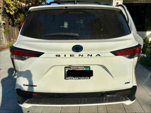 White 2025 Toyota Sienna XSE