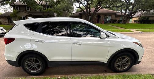 White 2017 Hyundai Santa Fe Sport 2.4L