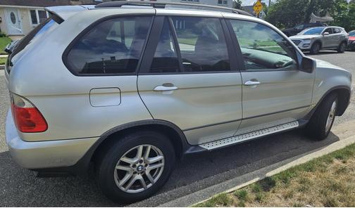 2004 BMW X5 3.0i
