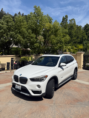 White 2017 BMW X1 sDrive28i