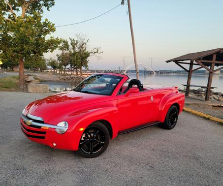 2005 Chevrolet SSR Base