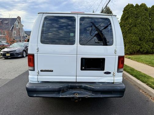 2006 Ford E250 Base