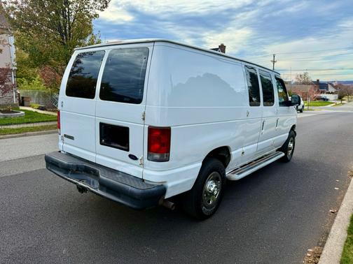 2006 Ford E250 Base