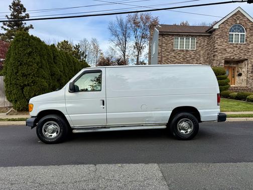 2006 Ford E250 Base
