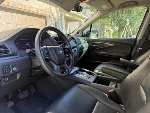 White 2022 Honda Pilot EX-L