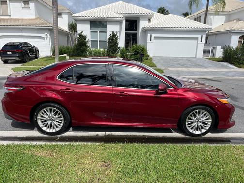 Red 2018 Toyota Camry XLE