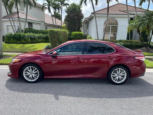 Red 2018 Toyota Camry XLE