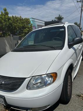 White 2003 Chrysler Town & Country Limited
