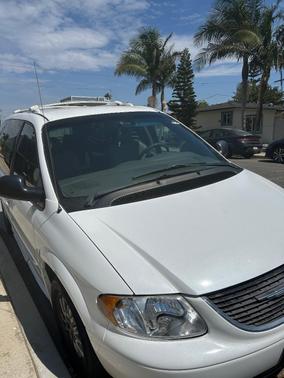 White 2003 Chrysler Town & Country Limited