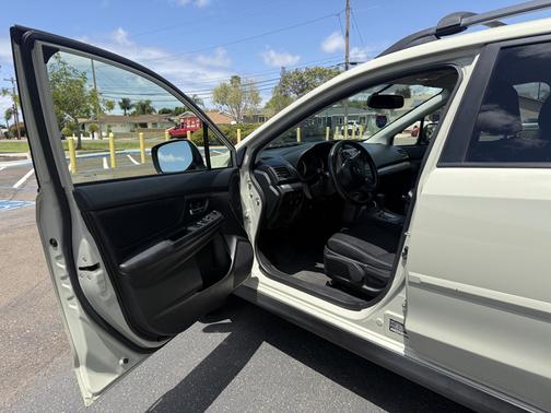 Beige 2014 Subaru XV Crosstrek 2.0i Premium