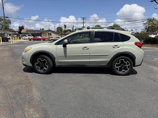 Beige 2014 Subaru XV Crosstrek 2.0i Premium