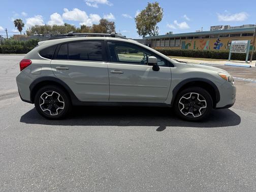 Beige 2014 Subaru XV Crosstrek 2.0i Premium