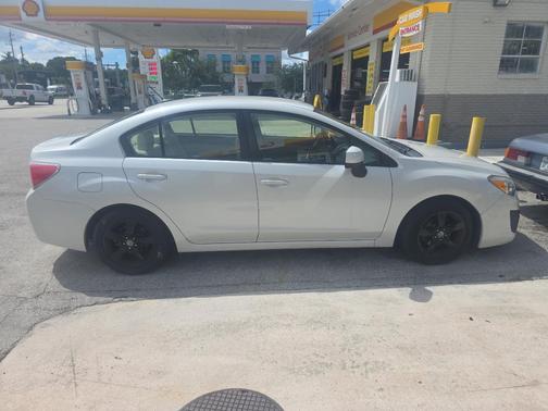 White 2013 Subaru Impreza 2.0i Premium