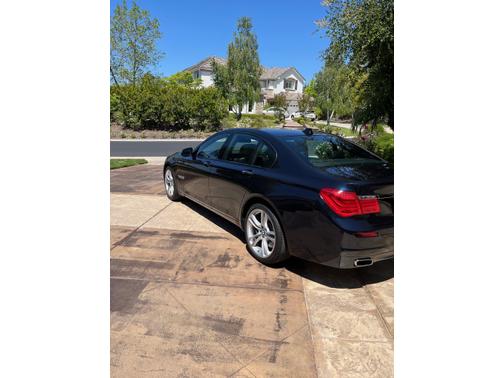 2012 BMW 750 i