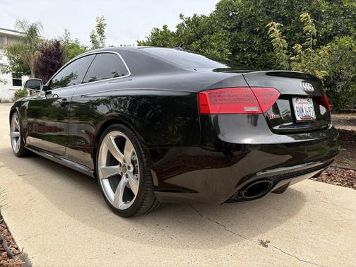 Black 2013 Audi RS 5 4.2