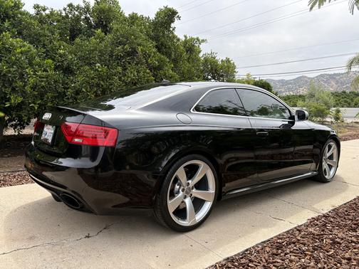 Black 2013 Audi RS 5 4.2