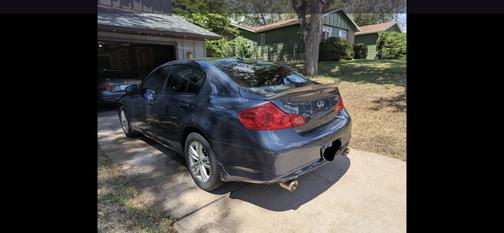 2011 INFINITI G37x Base