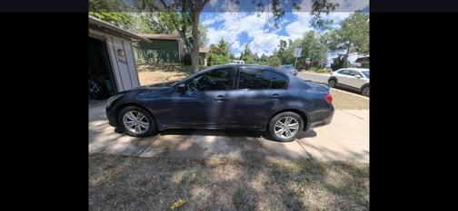 2011 INFINITI G37x Base